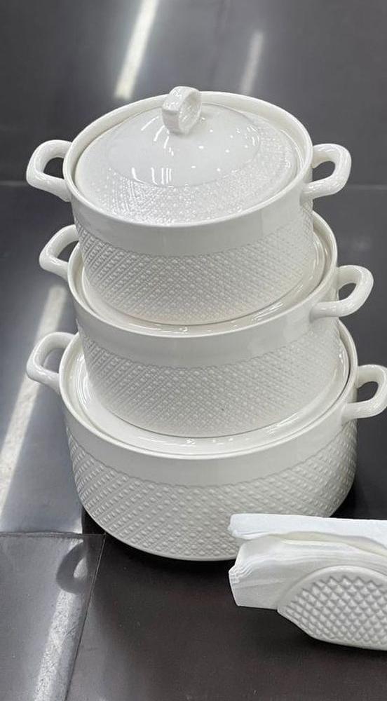 white porcelain or ceramic serving bowls