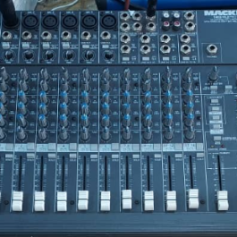 Mackie compact mixer